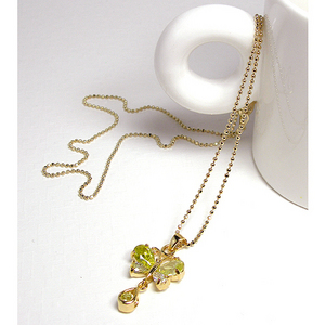 Romantic&amp;cute butterfly yellow-green necklace / PE05