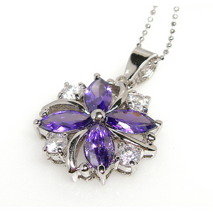 a gentle wind purple-flower necklace / ME03