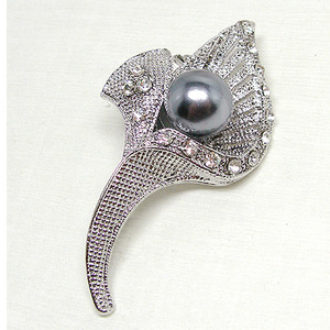 elegant black pearl shellfish-left 브로치 / QE04